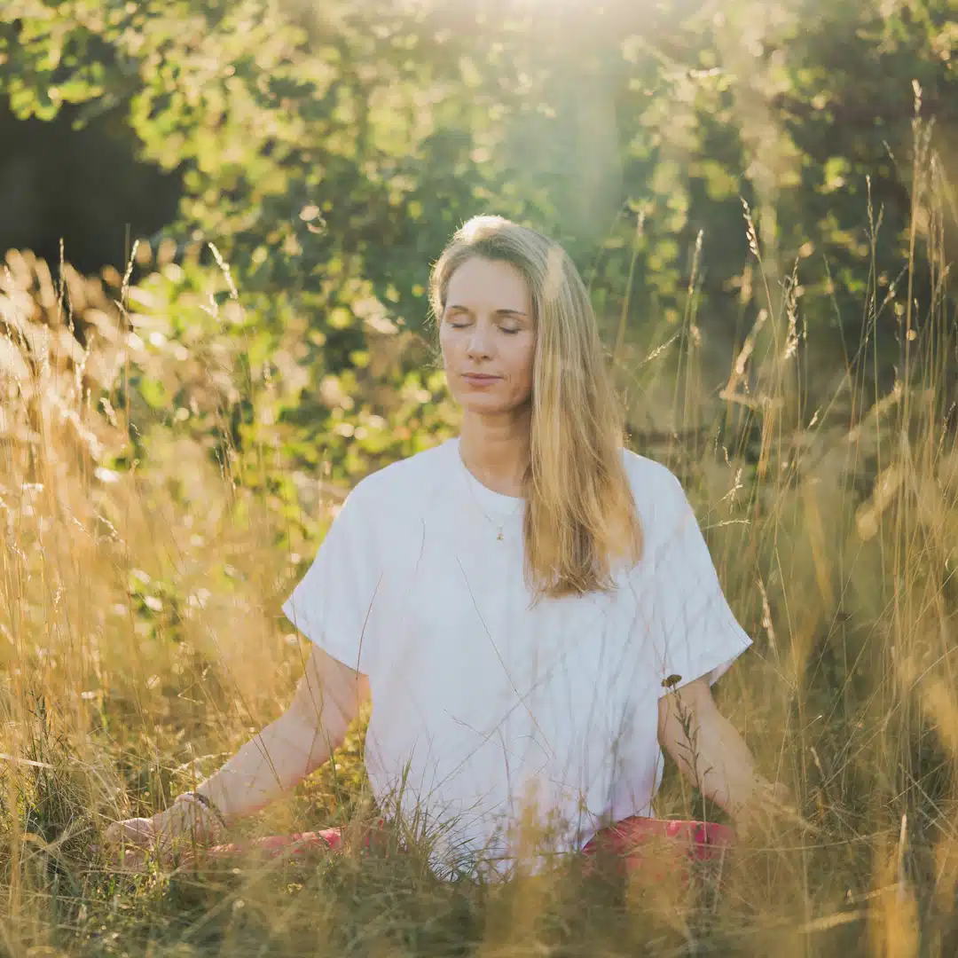 female flow physio yoga nadine petzel im hohen gras